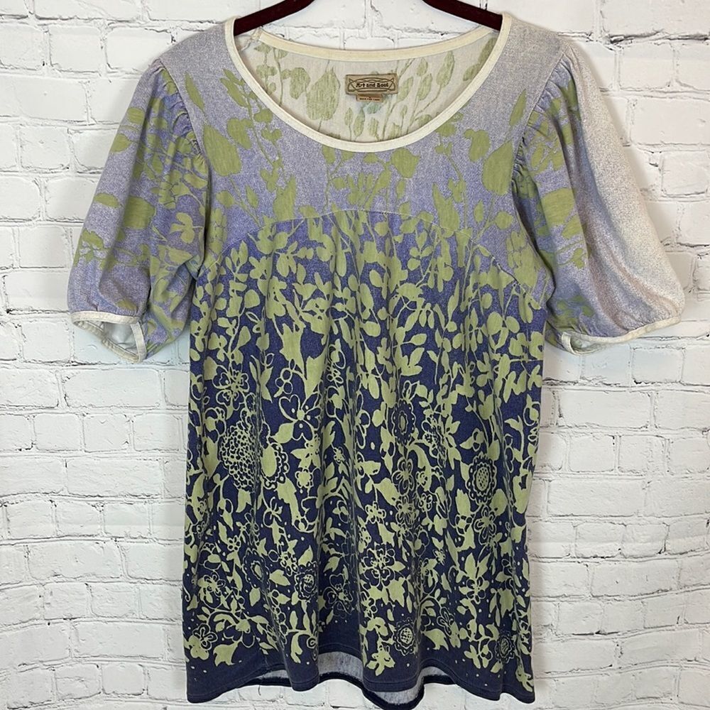 Art & Soul Puffy Shoulder Top Size Small